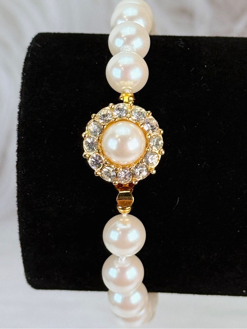Gorgeous, vintage dressy, faux pearl bling bracelet
